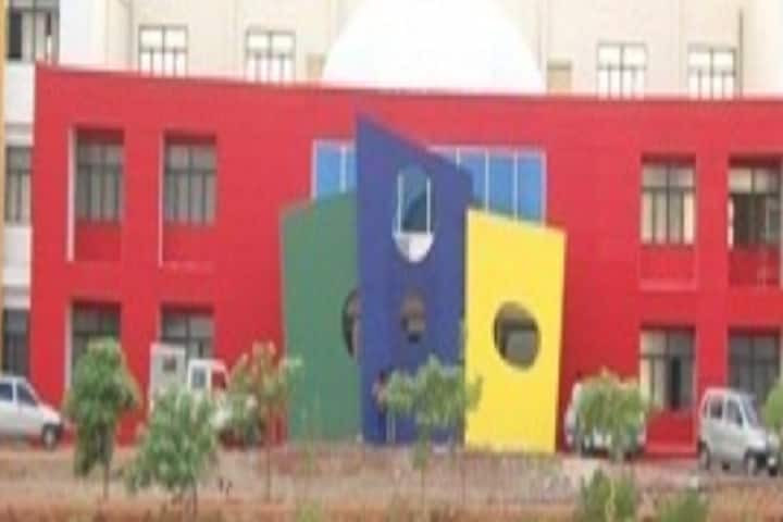 Parashar Ayurvedic Medical College and Hospital campus in Bhopal, Madhya Pradesh, India — photo 1