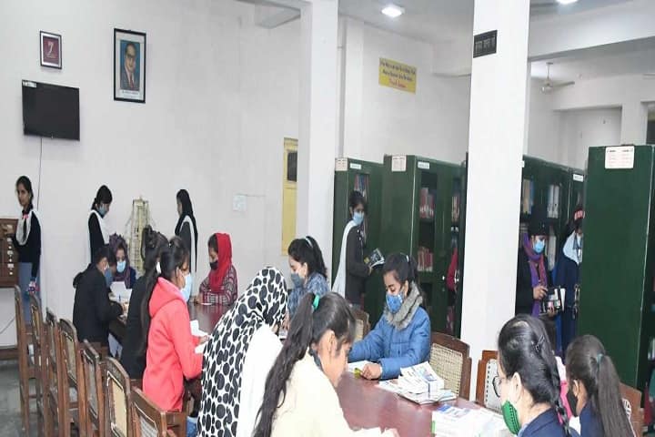 Sahu Ram Swaroop Mahila Mahavidyalaya campus in Bareilly, Uttar Pradesh, India — photo 3