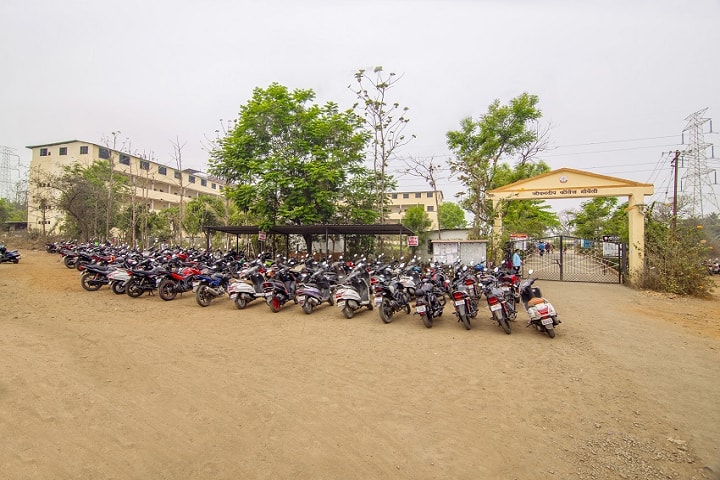 Smt Smita Ravindra Ghodvinde Law College campus in Shahapur, Maharashtra, India — photo 2