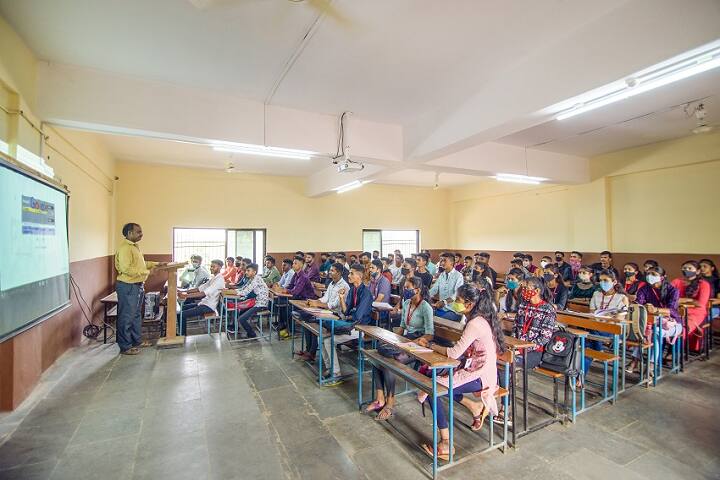 Smt Smita Ravindra Ghodvinde Law College campus in Shahapur, Maharashtra, India — photo 4