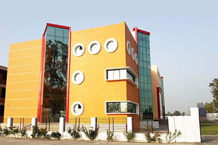 HP Institute of Higher Education campus in Budaun, Uttar Pradesh, India — photo 2