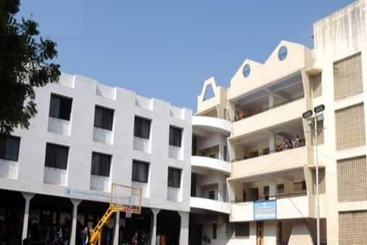Dr Annasaheb GD Bendale Mahila Mahavidyalaya campus in Jalgaon, Maharashtra, India — photo 3