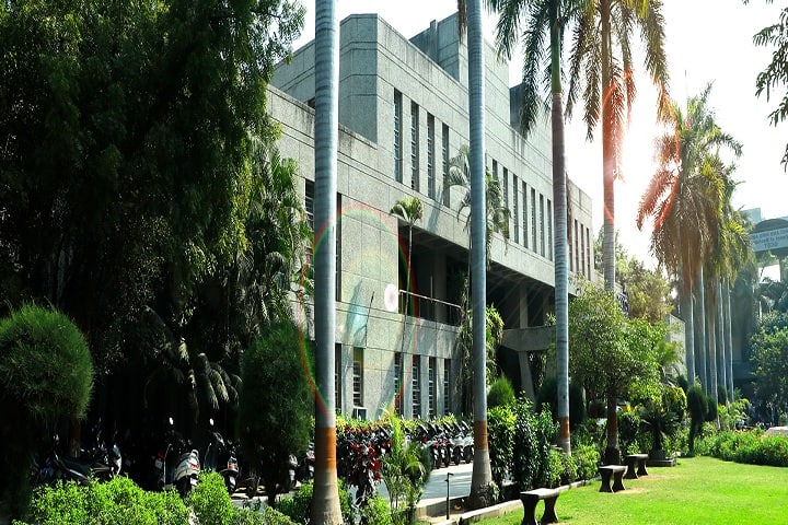 Charutar Vidya Mandal University campus in Anand, Gujarat, India — photo 2