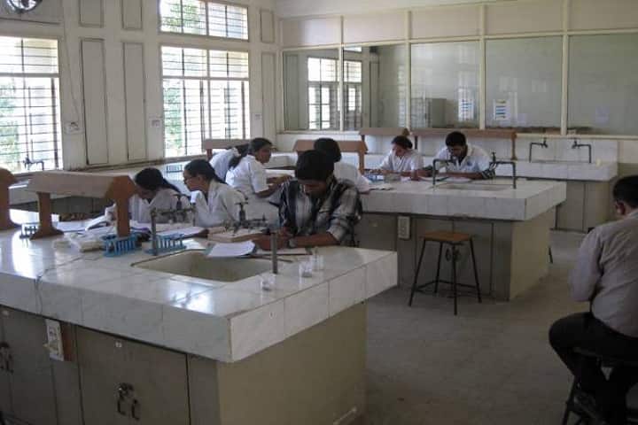 Charutar Vidya Mandal University campus in Anand, Gujarat, India — photo 3