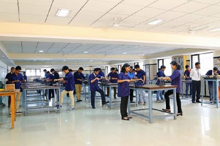 Thakur Shyamnarayan Engineering College campus in Mumbai, Maharashtra, India — photo 1