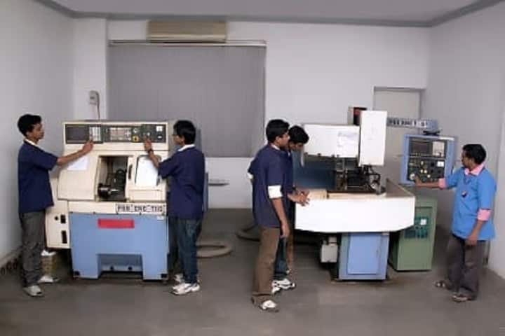Thakur Shyamnarayan Engineering College campus in Mumbai, Maharashtra, India — photo 3