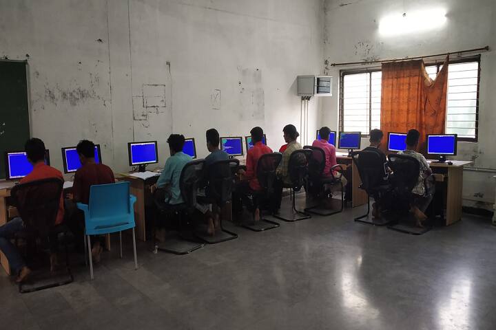 Telangana Tribal Welfare Residential Degree College for Boys campus in Karimnagar, Telangana, India — photo 4