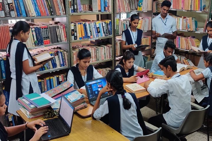 Dadi Veerunaidu College campus in Anakapalle, Andhra Pradesh, India — photo 2