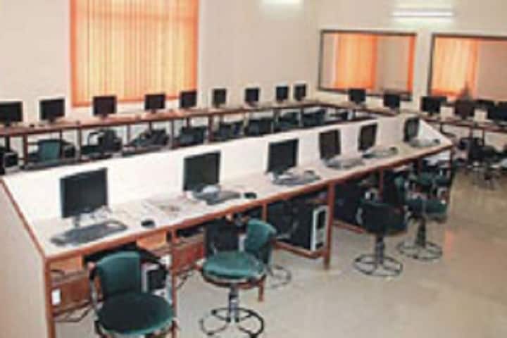 Dr DP Singh Mahavidyalaya campus in Shahjahanpur, Uttar Pradesh, India — photo 3