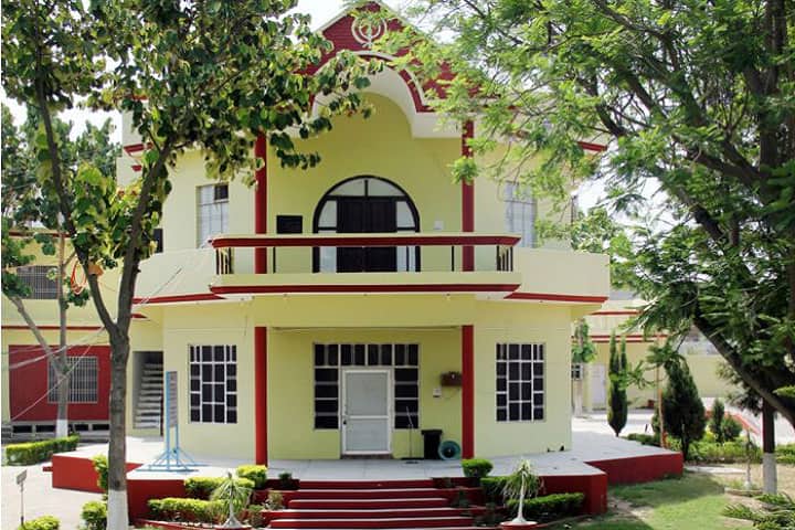 Guru Teg Bahadur Khalsa College for Women campus in Hoshiarpur, Punjab, India — photo 1
