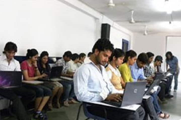 Jagran Institute of Management and Mass Communication campus in Noida, Uttar Pradesh, India — photo 3