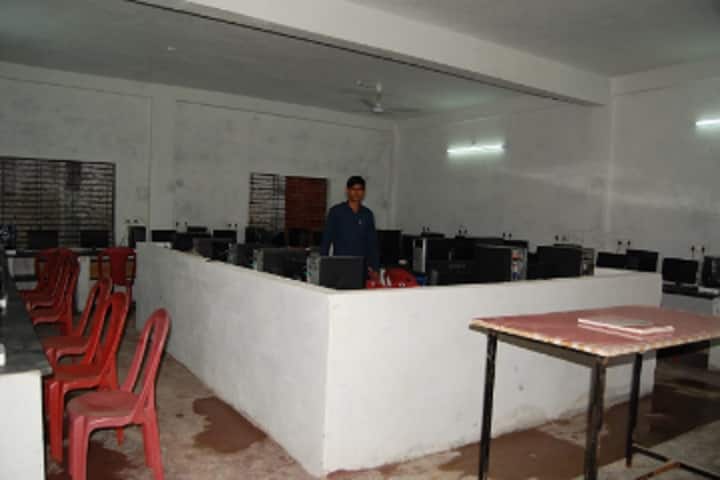 Universal Girls College campus in Pandhurna, Madhya Pradesh, India — photo 4