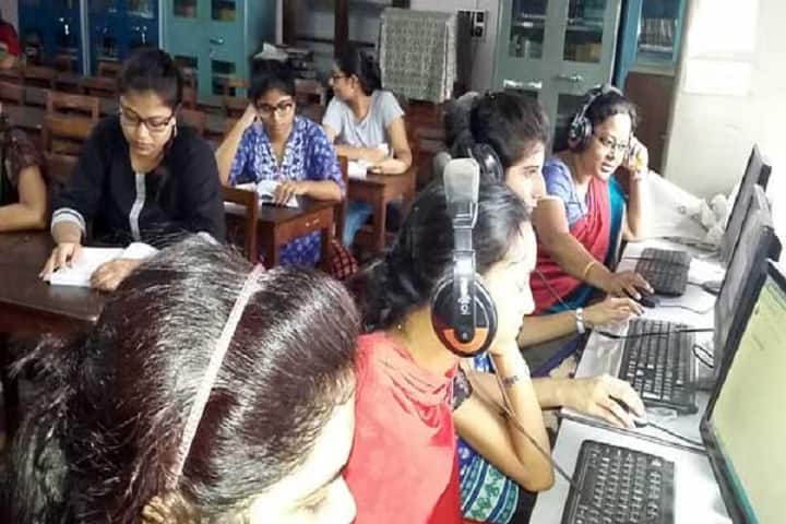Calcutta Girls BT College campus in Kolkata, West Bengal, India — photo 4