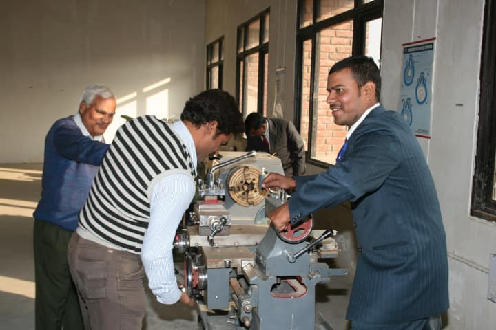 Vindhya Institute of Technology and Science campus in Allahabad, Uttar Pradesh, India — photo 5