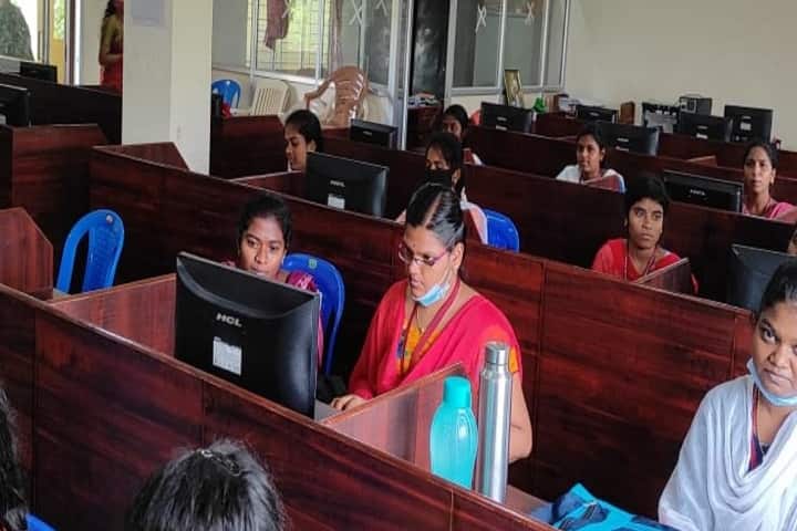 Pachaiyappa's College for Women campus in Kanchipuram, Tamil Nadu, India — photo 3