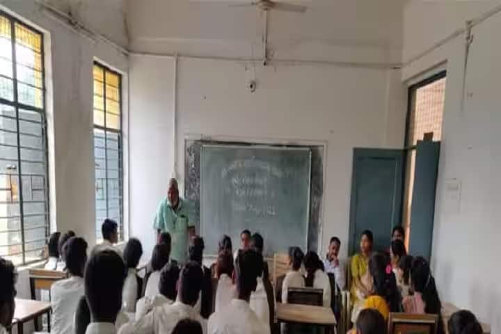 Government Degree College campus in Dabhara, Chhattisgarh, India — photo 2
