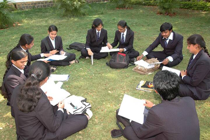 KLE Society's Gudleppa Hallikeri College campus in Haveri, Karnataka, India — photo 3
