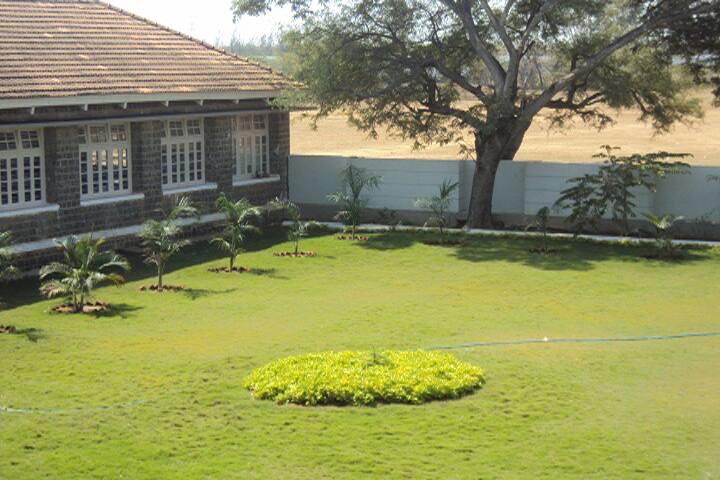 KLE Society's Gudleppa Hallikeri College campus in Haveri, Karnataka, India — photo 5
