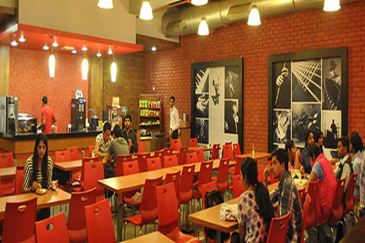 IILM Institute for Business and Management campus in Gurgaon, Haryana, India — photo 2