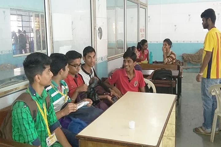 Vidyavardhini's Annasaheb Vartak College of Arts Kedarnath Malhotra College of Commerce and ES Andrades College of Science campus in Palghar, Maharashtra, India — photo 3