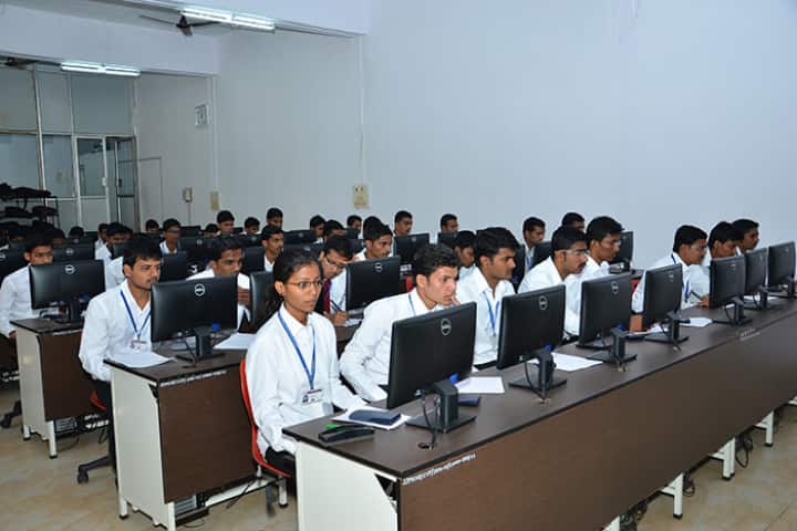 Dr JJ Magdum College of Engineering campus in Jaysingpur, Maharashtra, India — photo 6