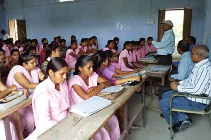 Sri Sudrishti Baba Post Graduate College campus in Ballia, Uttar Pradesh, India — photo 1
