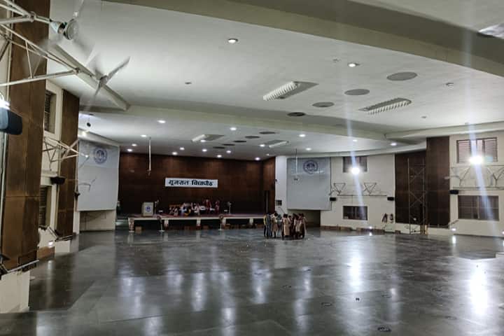Mahadev Desai Samajseva Mahavidyalaya campus in Ahmedabad, Gujarat, India — photo 1