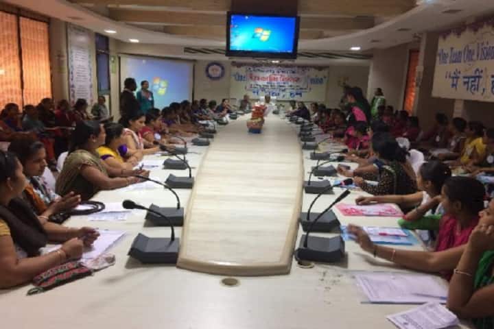 Mahadev Desai Samajseva Mahavidyalaya campus in Ahmedabad, Gujarat, India — photo 6