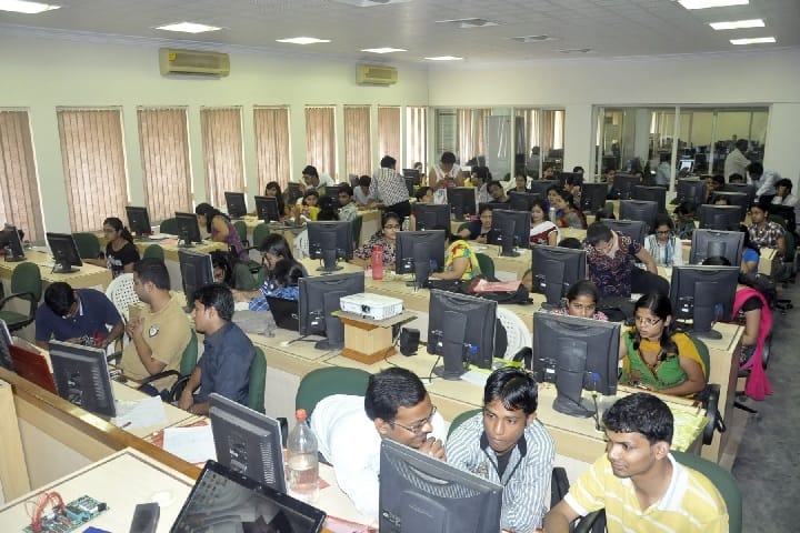 Manoharbhai Patel Institute of Engineering and Technology campus in Gondia, Maharashtra, India — photo 3