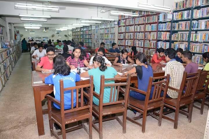 Maharshi Dayanand College of Arts Science and Commerce campus in Mumbai, Maharashtra, India — photo 4
