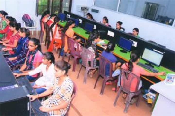 Dayanand Mahila Mahavidyalaya campus in Kurukshetra, Haryana, India — photo 4