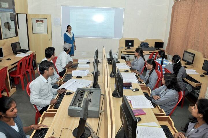 Karmaveer Shantarmbapu Kondaji Wavare Arts Science and Commerce College campus in Nashik, Maharashtra, India — photo 5