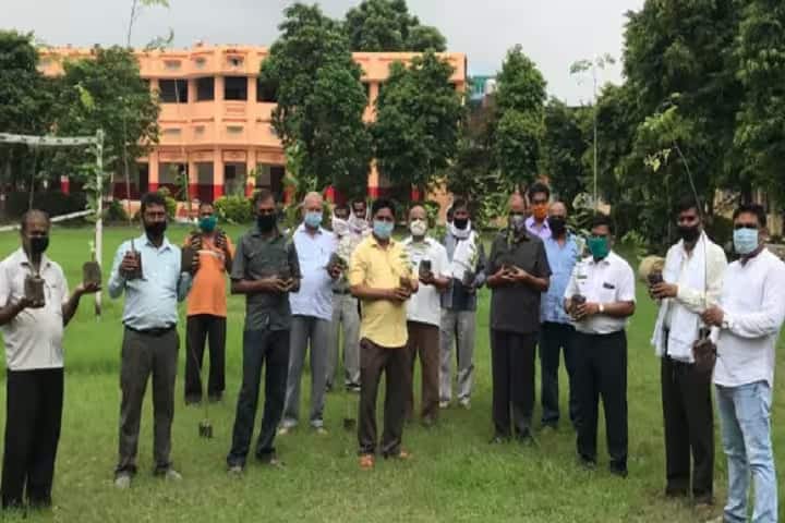 KBPG College campus in Mirzapur, Uttar Pradesh, India — photo 2