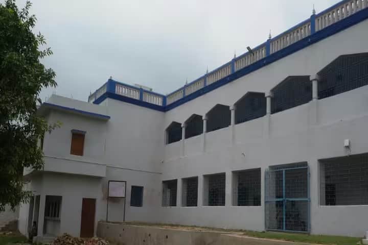 MV College campus in Buxar, Bihar, India — photo 3