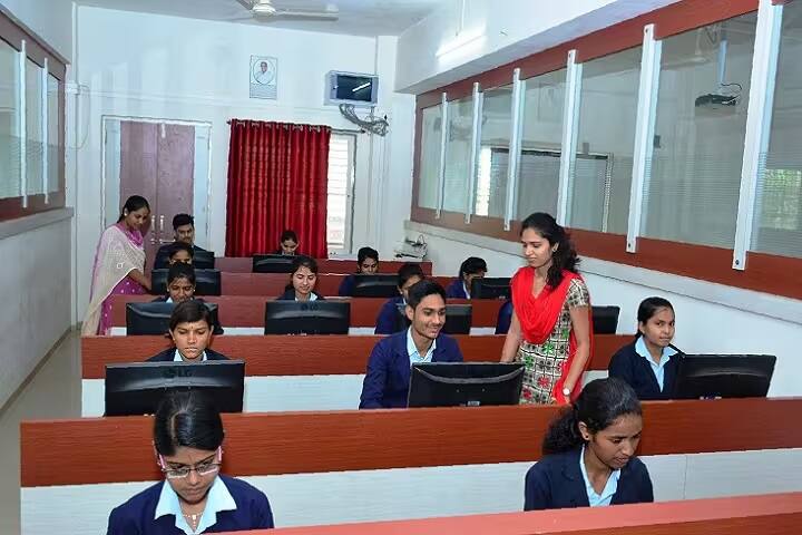 KJ Somaiya College of Arts Commerce and Science campus in Kopargaon, Maharashtra, India — photo 6