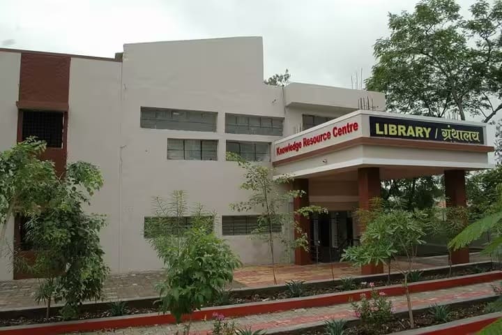 Ahmednagar Jilha Maratha Vidya Prasarak Samaj's New Arts Commerce and Science College campus in Parner, Maharashtra, India — photo 2