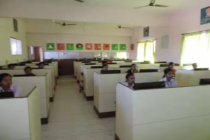 Ahmednagar Jilha Maratha Vidya Prasarak Samaj's New Arts Commerce and Science College campus in Parner, Maharashtra, India — photo 3
