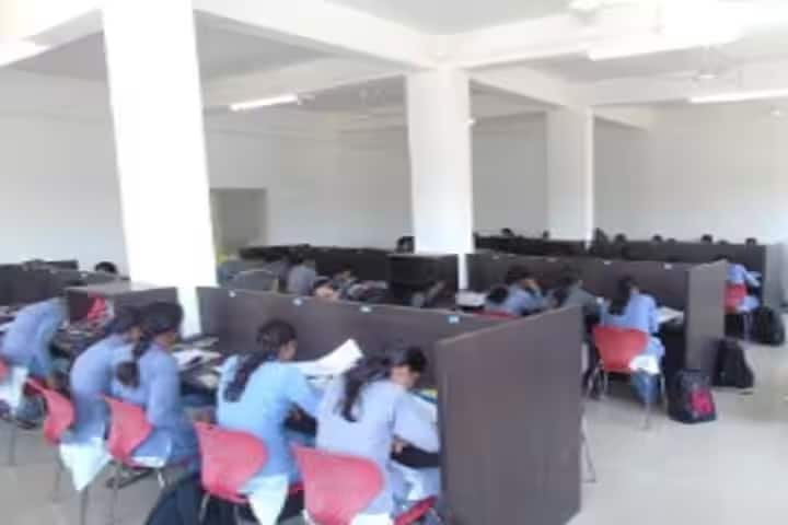 GMD Arts BW Commerce and Science College campus in Sinnar, Maharashtra, India — photo 6