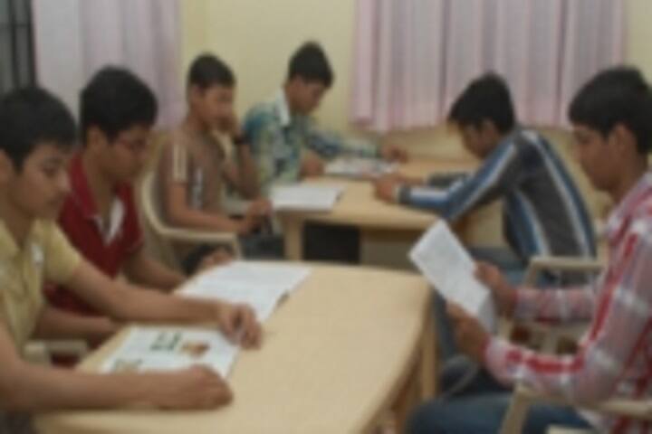 Shree Swaminarayan College of Computer Science campus in Bhavnagar, Gujarat, India — photo 3