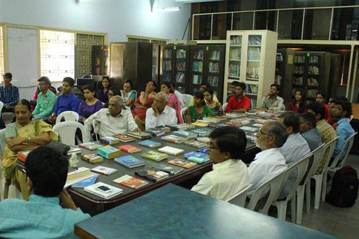 HA College of Commerce campus in Ahmedabad, Gujarat, India — photo 4