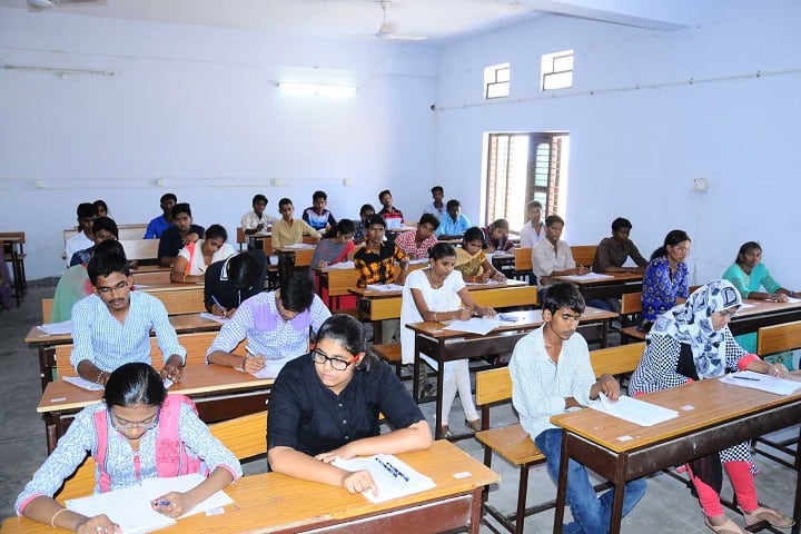 Sri Krishnadevaraya University College of Engineering and Technology campus in Anantapur, Andhra Pradesh, India — photo 3