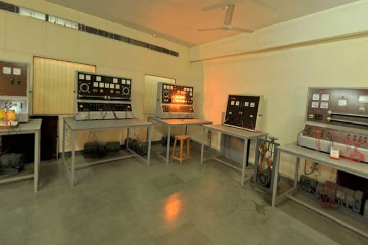 Amity School of Engineering and Technology campus in Noida, Uttar Pradesh, India — photo 5