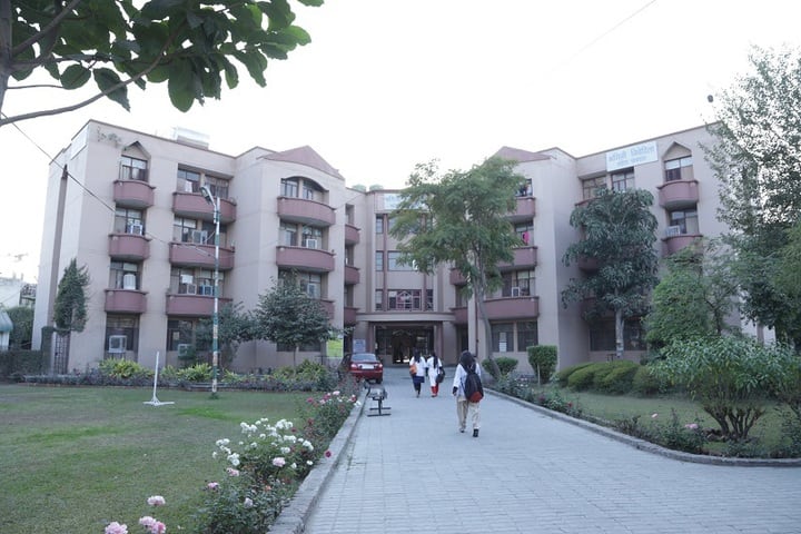 Swami Vivekanand Subharti University campus in Meerut, Uttar Pradesh, India — photo 4