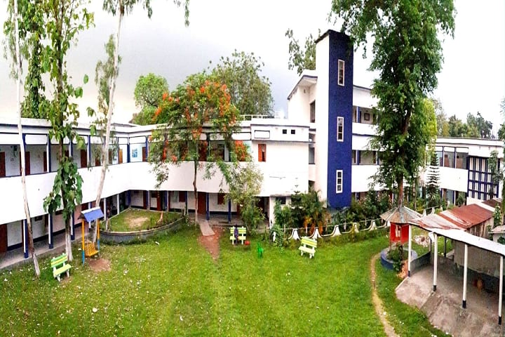 Tufanganj Mahavidyalaya campus in Tufanganj, West Bengal, India — photo 3