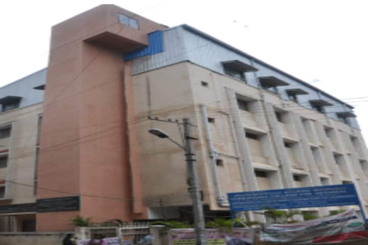 Vivekananda Degree College for Women campus in Bangalore, Karnataka, India — photo 1