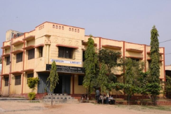 SM Bhandari Arts RR Bhandari Commerce and SKR Science College campus in Guledgudda, Karnataka, India — photo 5