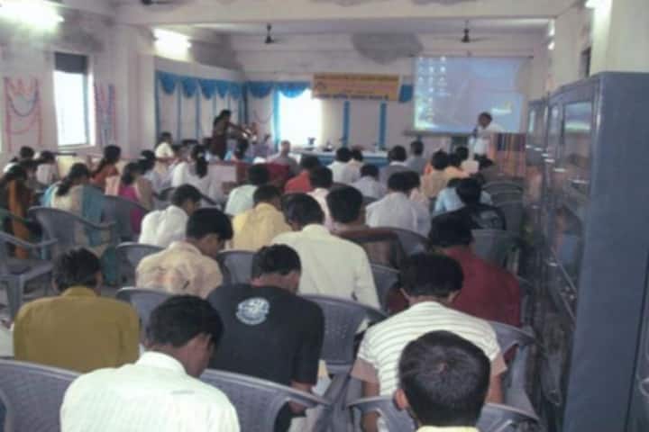 Government Ghanshyam Singh Gupt PG College campus in Balod, Chhattisgarh, India — photo 4
