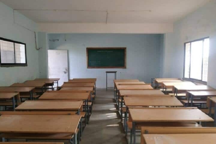 Shri Dhokeshwar College campus in Ahmednagar, Maharashtra, India — photo 4