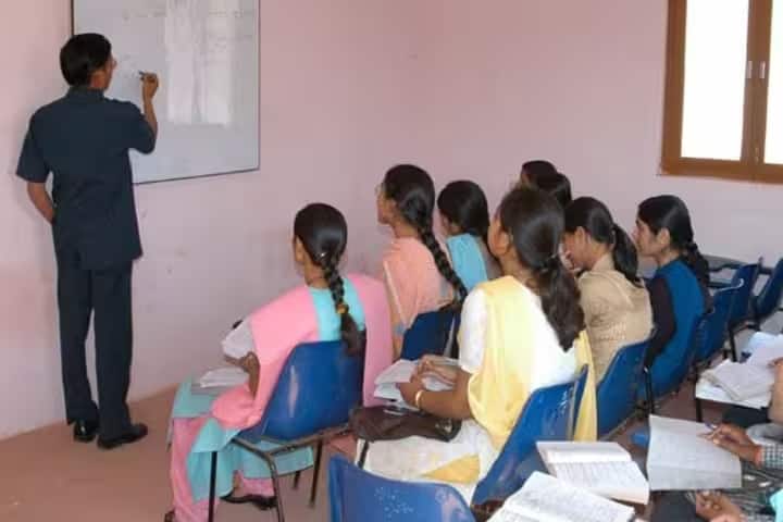 Dr Vijai Lall Smriti Mahavidyalaya campus in Damoh, Madhya Pradesh, India — photo 3