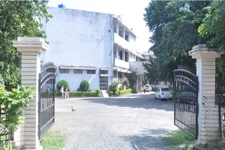 Seth Kesarimal Porwal Arts and Science and Commerce College, Kamptee campus in Kamptee, Maharashtra, India